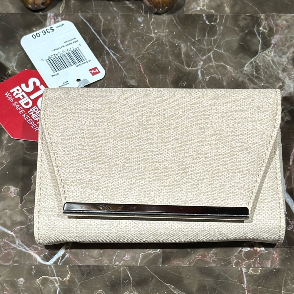 NWT Mundi Wallet